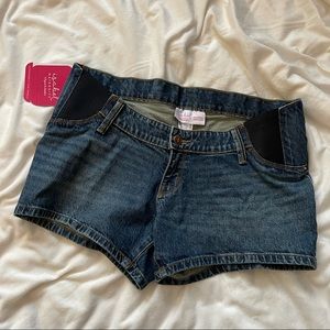 Brand new maternity shorts sizes 2-16